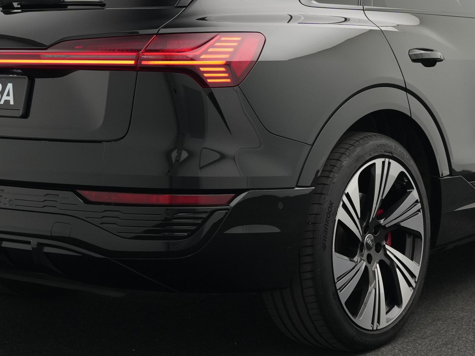 Audi Q8 e-tron S line 55 quattro *Opt.schw*PANO*AHK*