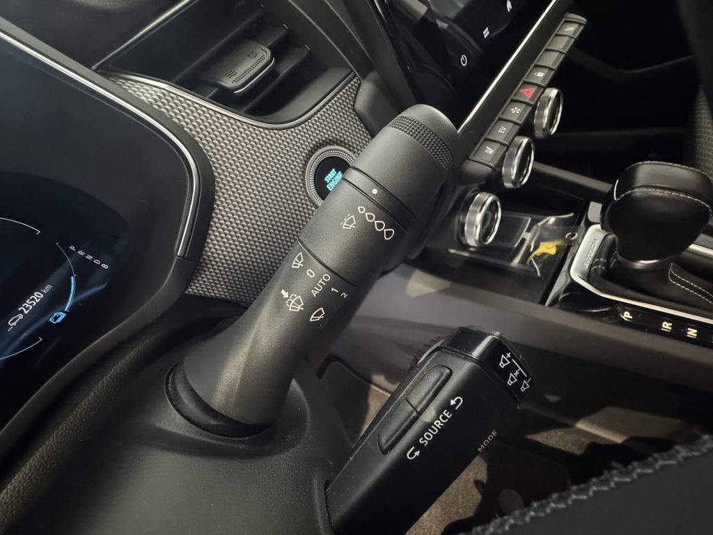 Renault Arkana INTENS E-TECH 145 - Samsaru's Car Outlet
