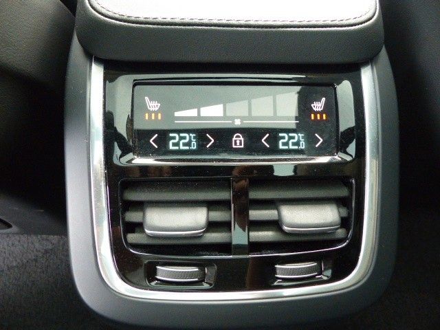 Volvo XC90 Ultra Dark T8 Recharge Plug-In Hybrid AWD - Samsaru's Car Outlet