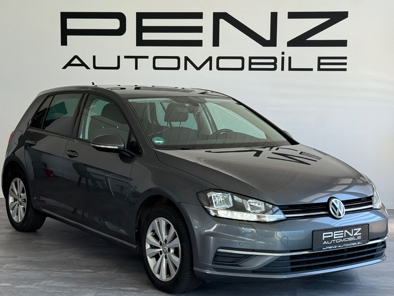 Volkswagen Golf VII Comfortline - Samsaru's Car Outlet