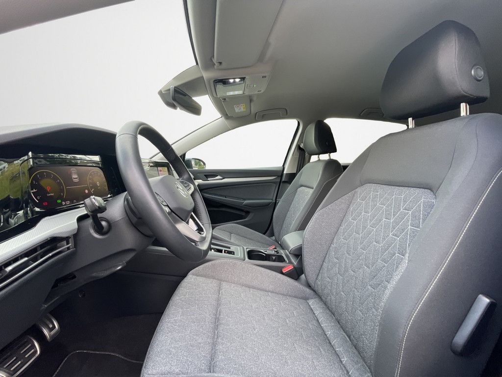 Volkswagen Golf VIII 1.5 eTSI MOVE - Samsaru's Car Outlet