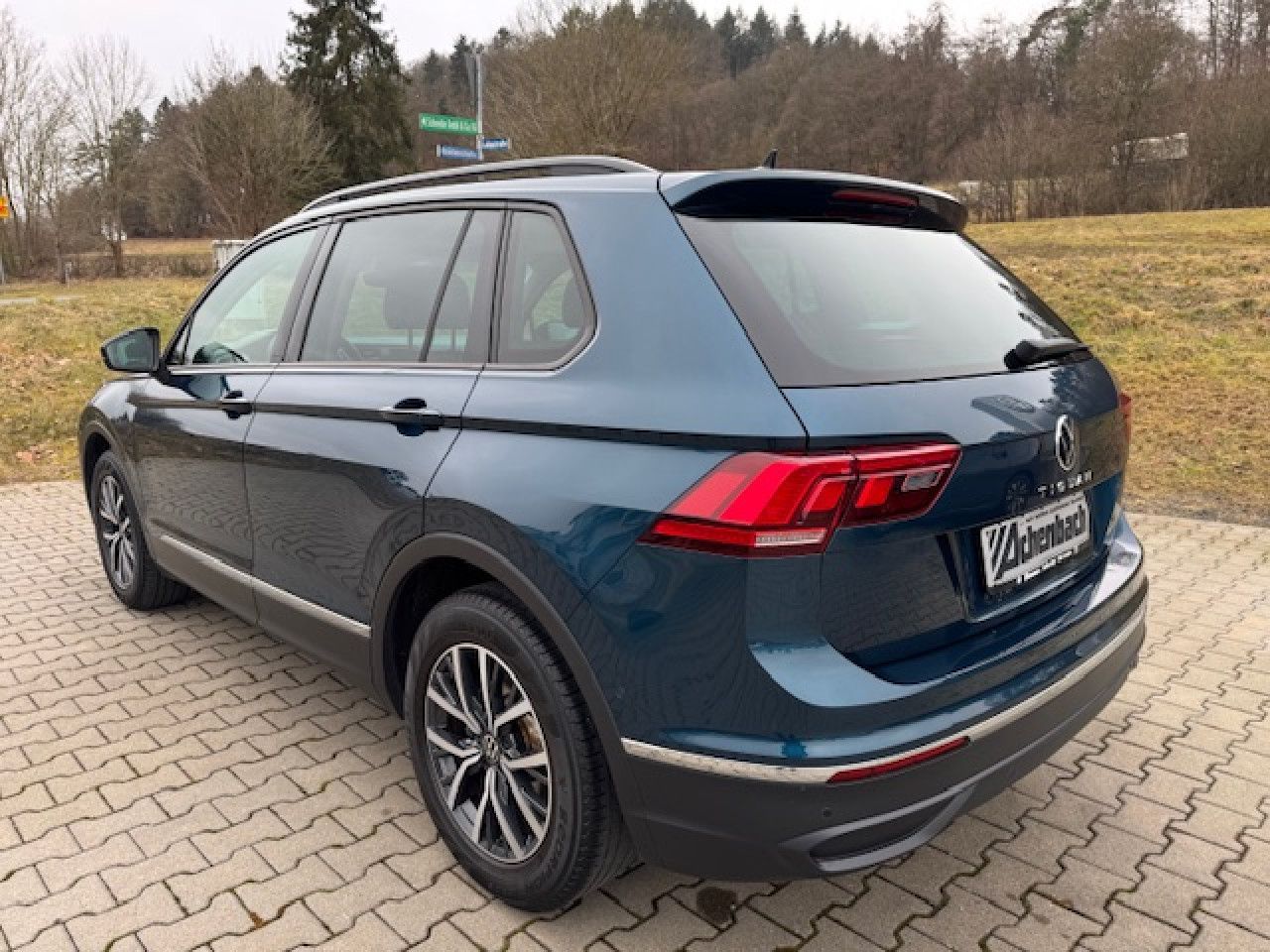 Volkswagen Tiguan Life 1.5 TSI - Samsaru's Car Outlet