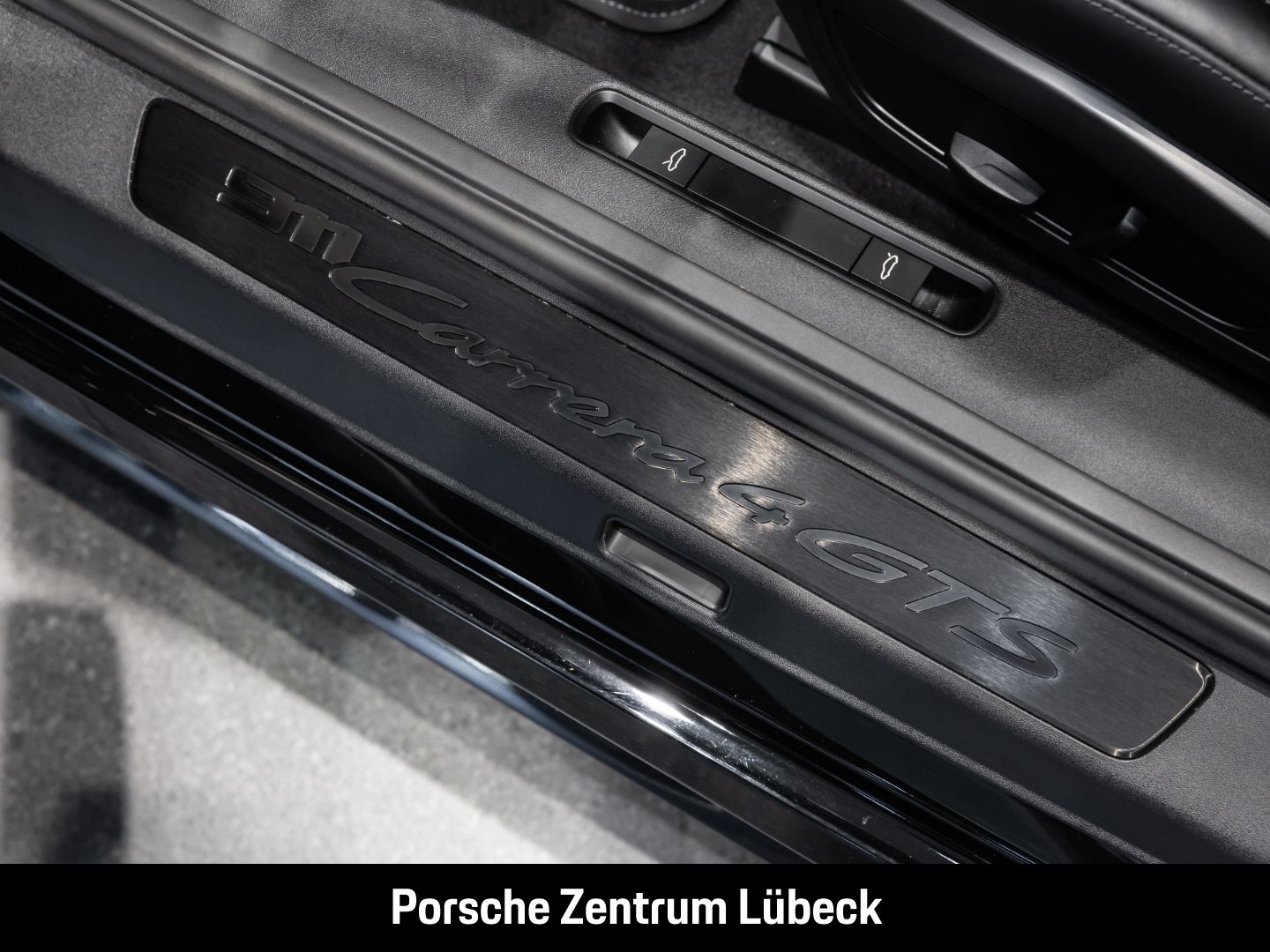 Porsche 992 911 Carrera 4 GTS BOSE Sportabgasanlage LED
