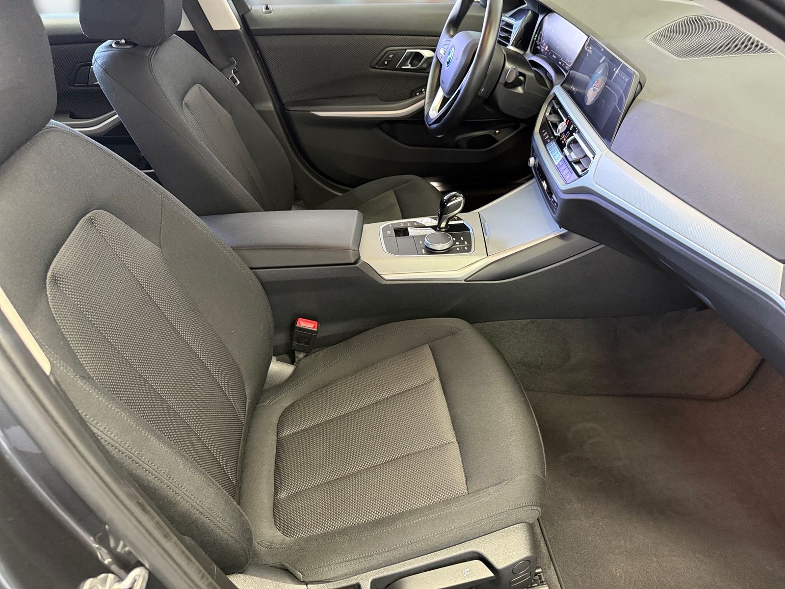BMW 320e Limousine - Samsaru's Car Outlet