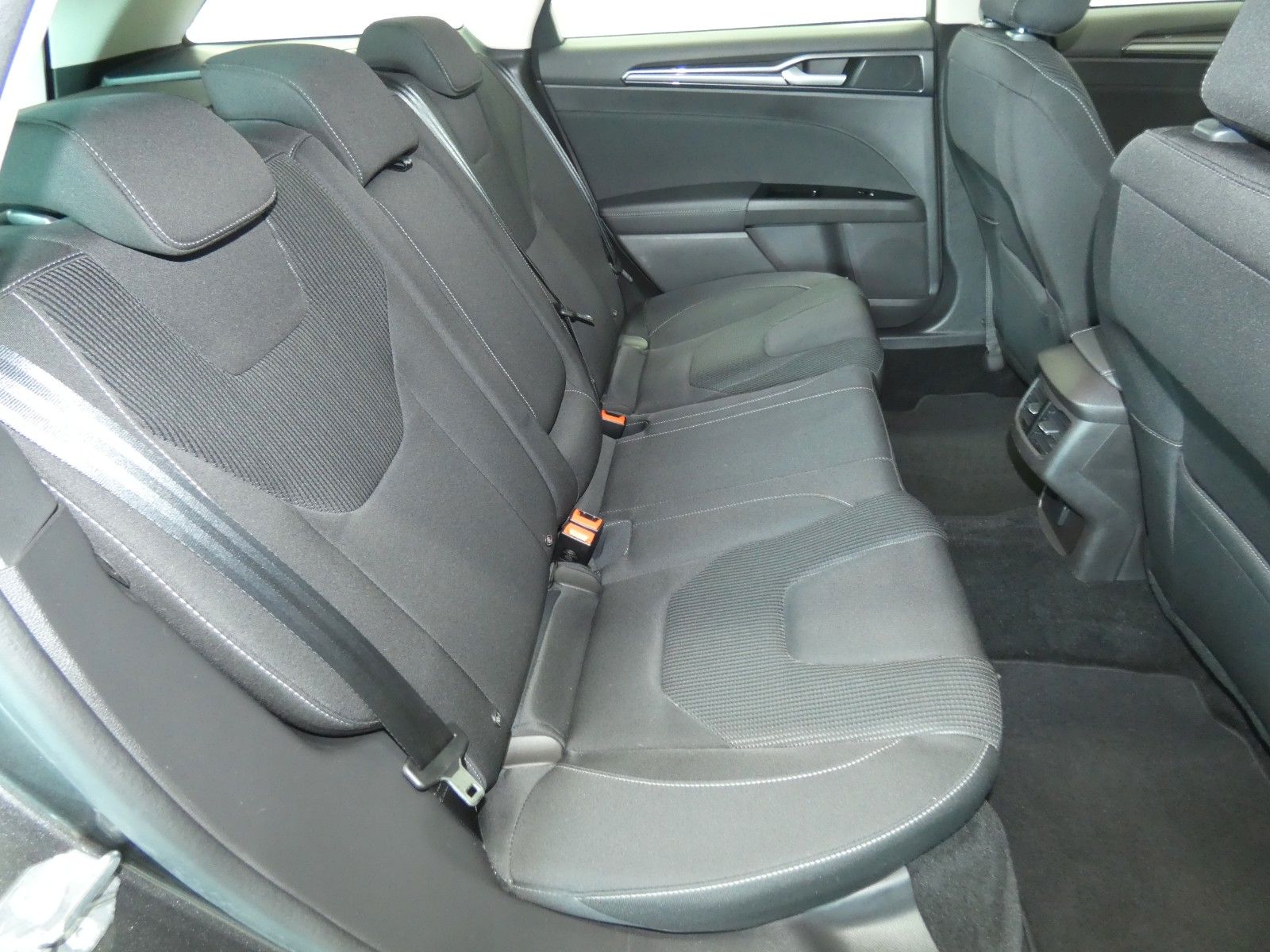 Ford Mondeo 2.0 Titanium - Samsaru's Car Outlet