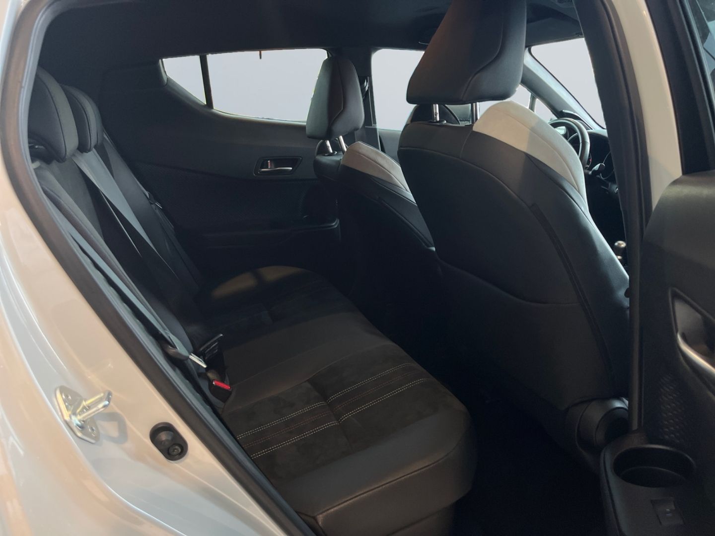 Toyota C-HR 2.0 Hybrid GR Sport - Samsaru's Car Outlet