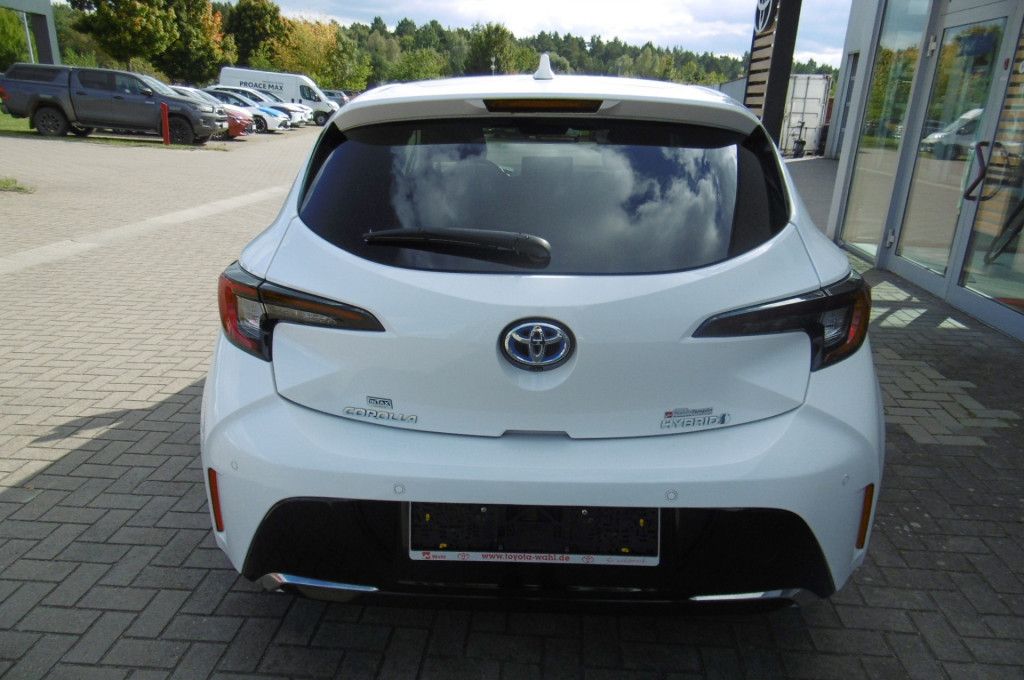 Toyota Corolla 1.8 Hybrid Team D NAVI ACC FACEL. LED