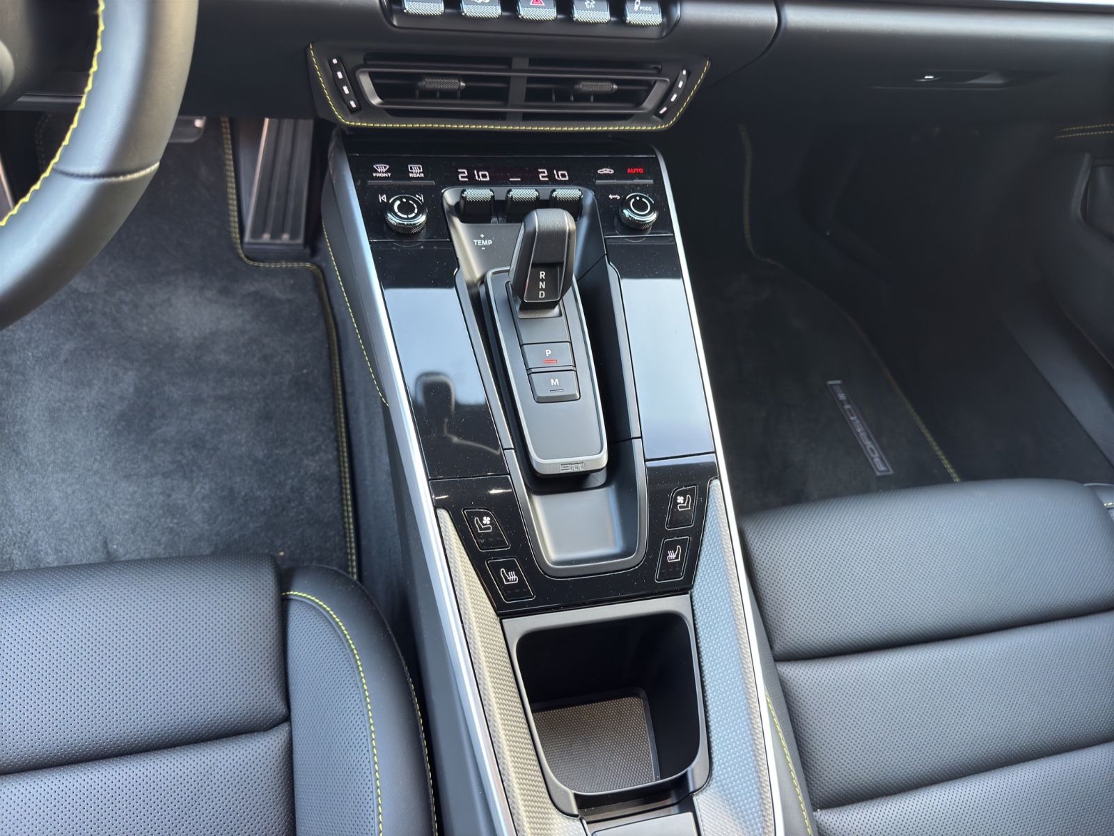 Porsche 911 Turbo S - Samsaru's Car Outlet