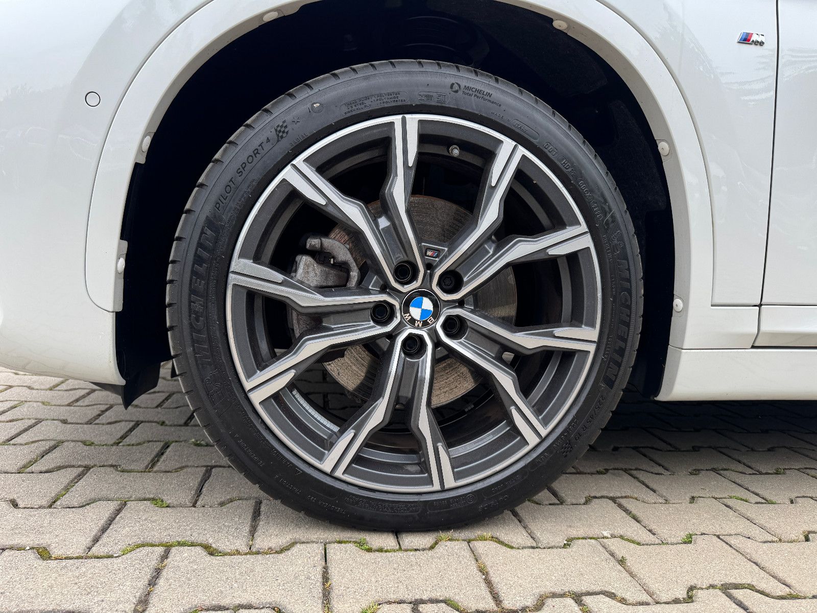 BMW X1 xDrive 25 e M Sport - Samsaru's Car Outlet