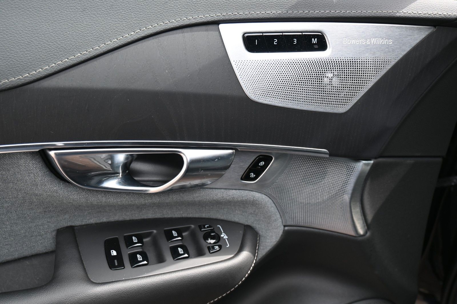 Volvo XC90 B5D AWD Inscription*LUFT*STDHZG*360*AHK*ACC