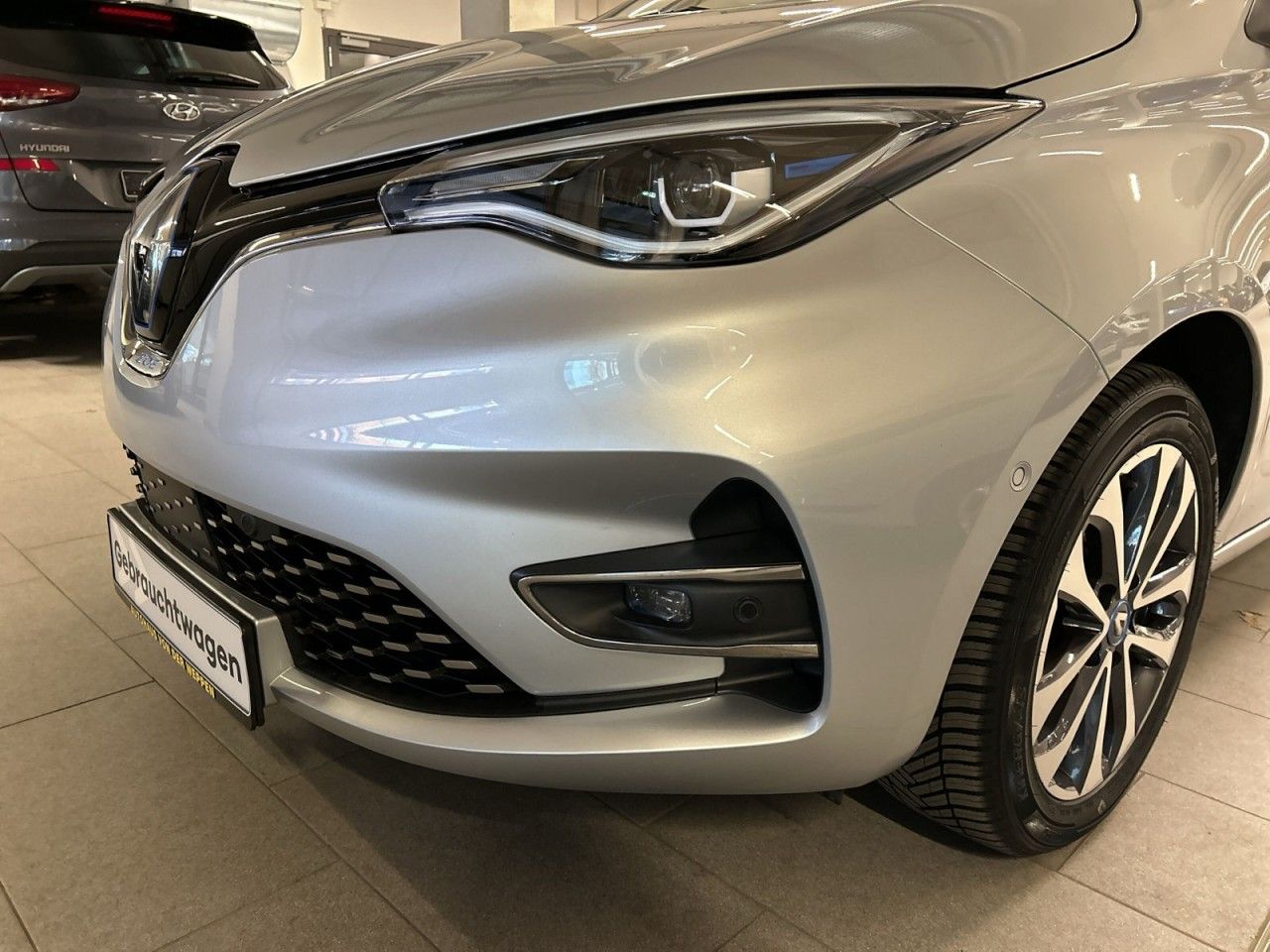 Renault Zoe Intens - Samsaru's Car Outlet