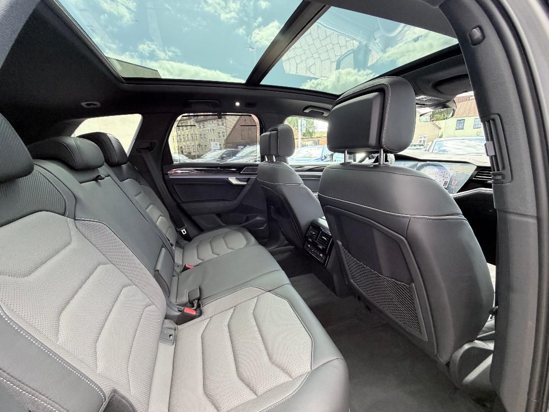Volkswagen Touareg 3.0 V6 TDI 4x4 R-Line *Vollausstattung*
