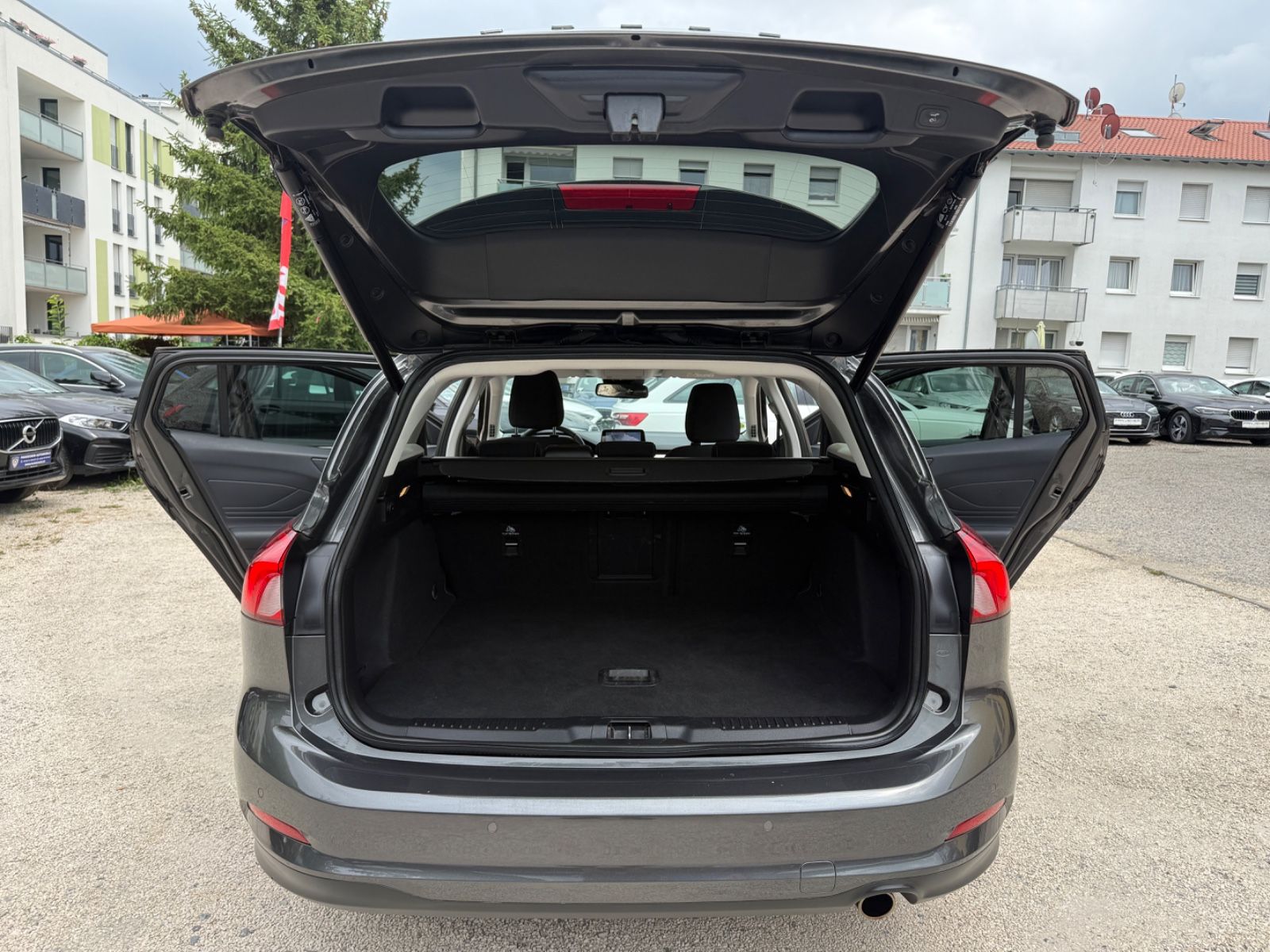 Ford Focus Turnier Aut Titanium - Samsaru's Car Outlet