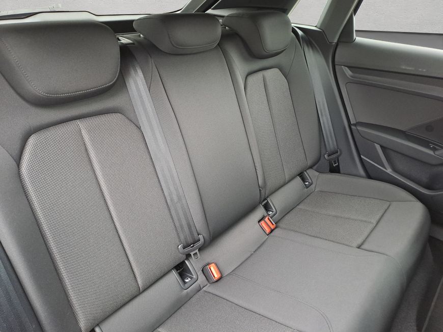 Audi A3 35 TFSI Sportback S tronic S line Navi * LED