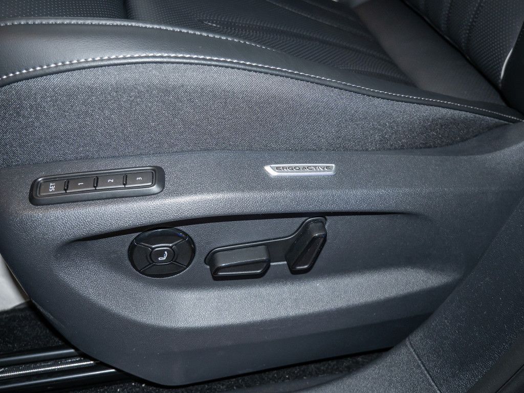 Volkswagen Tiguan 2.0TSI DSG Elegance 4x4 P-DACH LEDER H&K