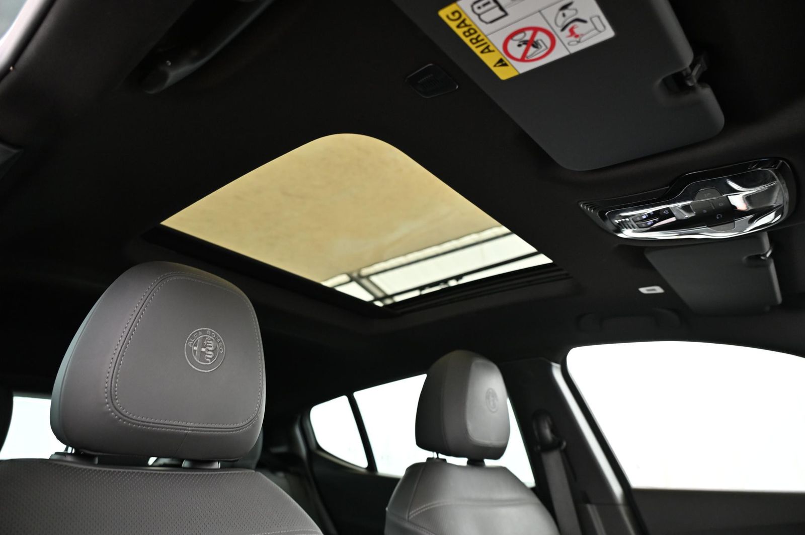 Alfa Romeo Tonale 1.3 PHEV 280 Q4 Ti LED/PANO/PREMIUM/19