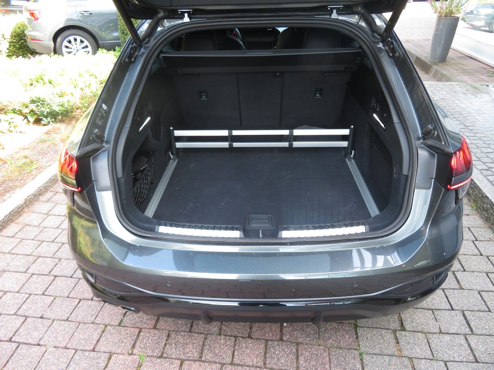 Audi A6 40 TDI quattro Avant S line
