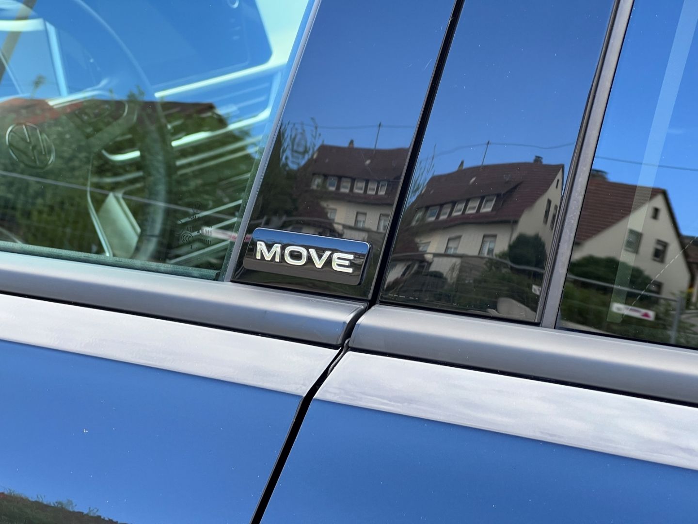Volkswagen T-Roc 1.0TSI Move - Samsaru's Car Outlet