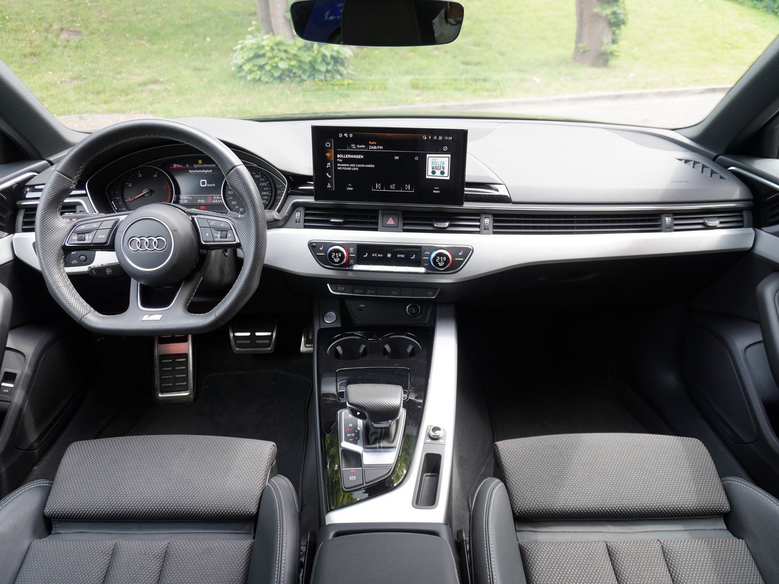 Audi A4 2.0 TDI 35 S-Line - Samsaru's Car Outlet