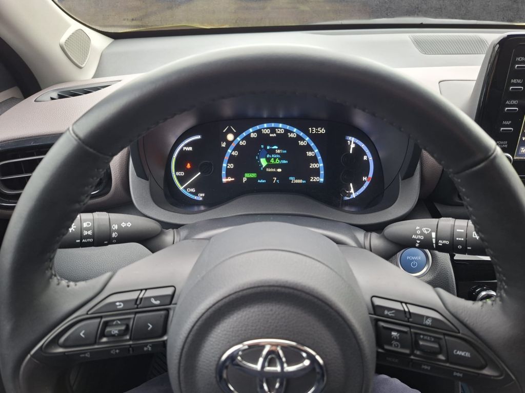 Toyota Yaris Cross Hybrid 1.5 VVT-i Elegant