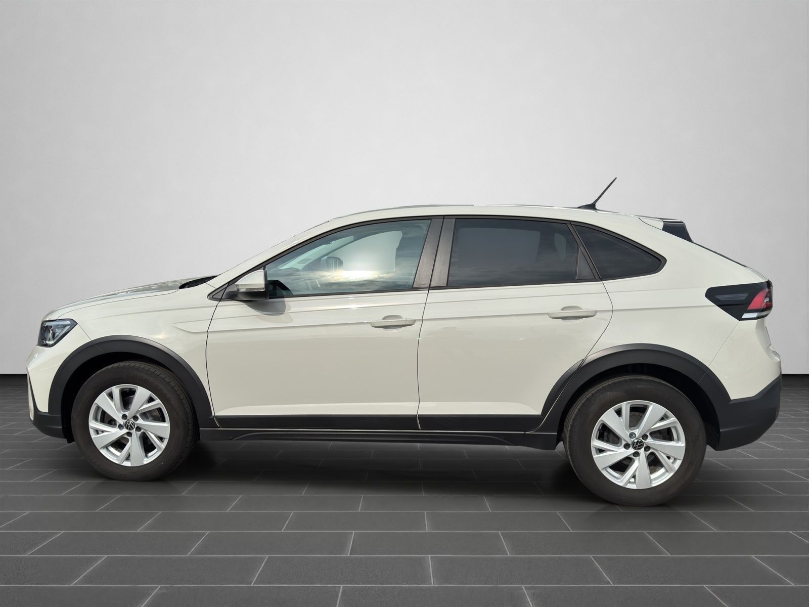 Volkswagen Taigo 1.0 TSI - Samsaru's Car Outlet