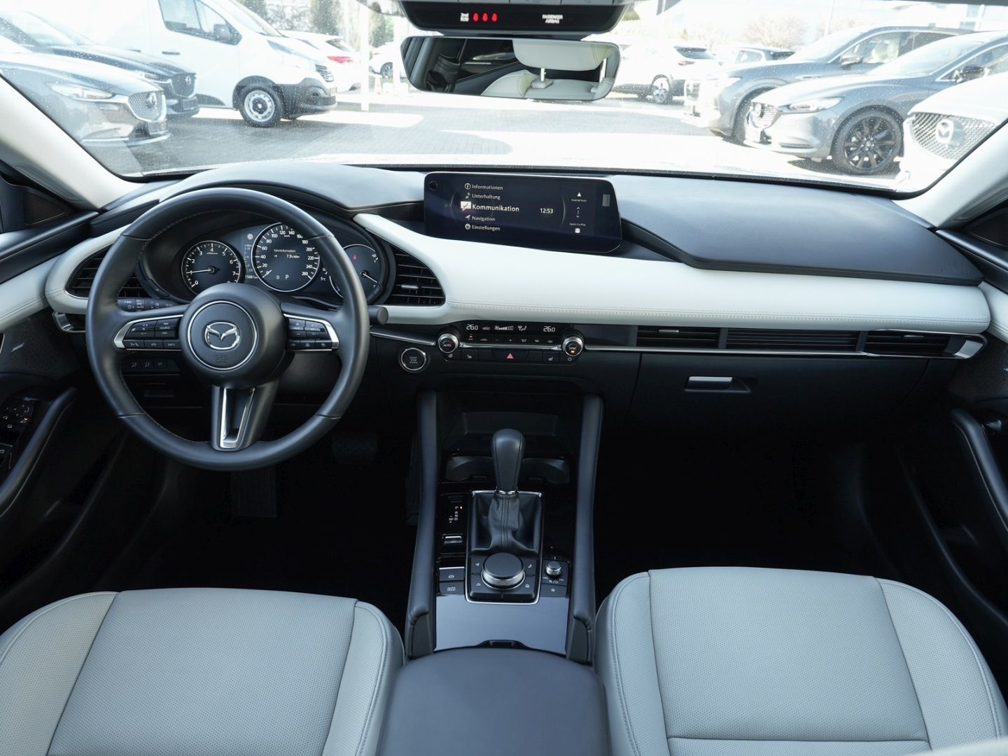 Mazda 3 Fastback Exclusive-Line   BOSE+RFK+PDC+NAVI