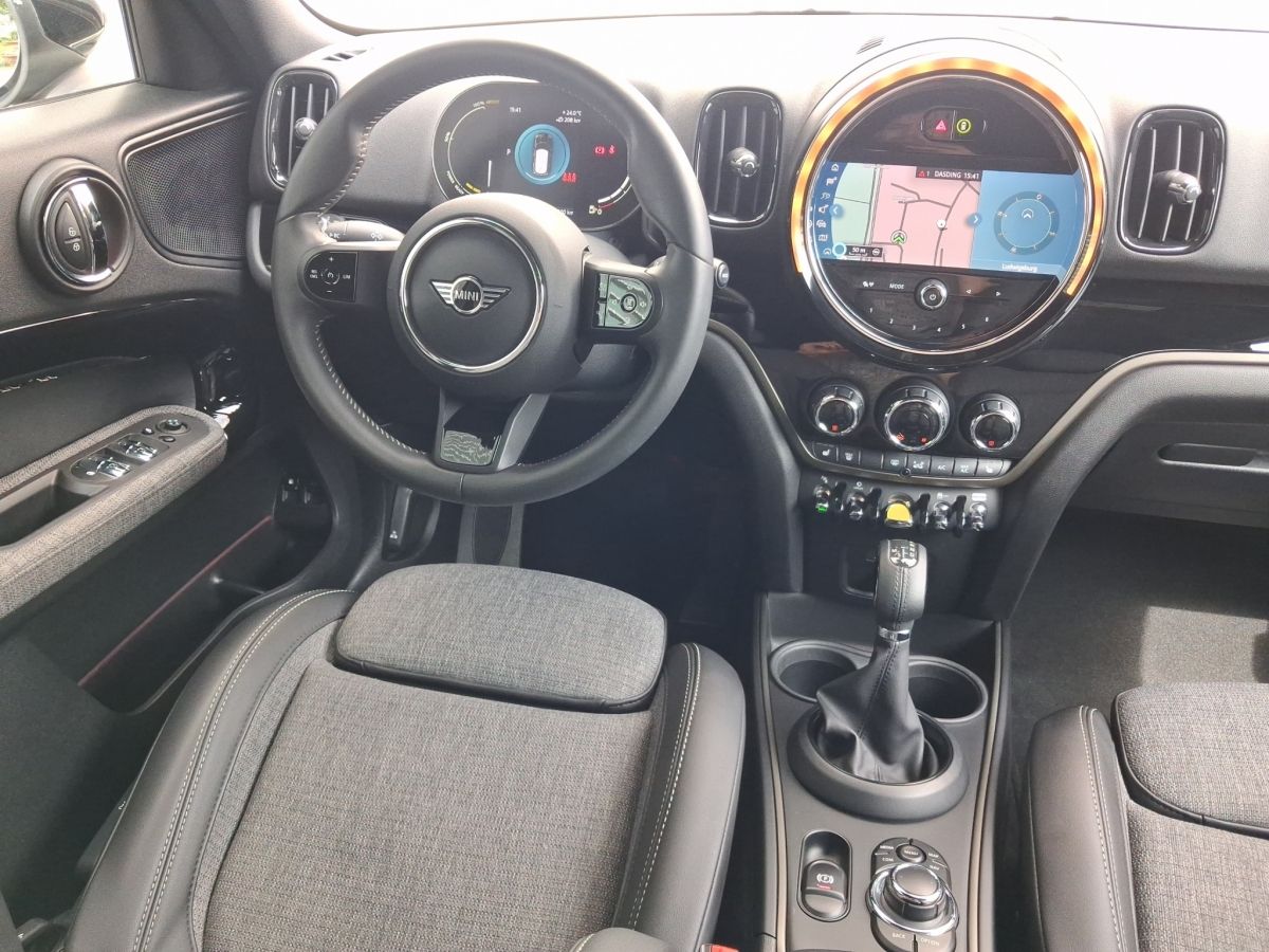 MINI Cooper SE ALL4 - Samsaru's Car Outlet