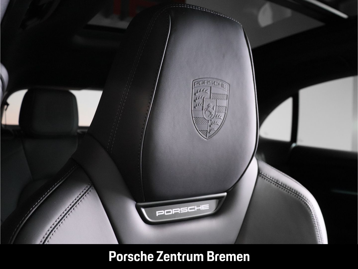 Porsche Macan Electric 4 Bose Matrix LED Panorama 22 Zol