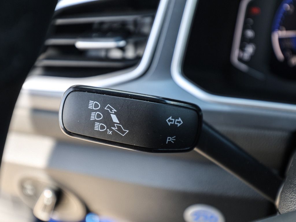 Volkswagen T-Roc Style 1.5 l TSI DSG - Samsaru's Car Outlet