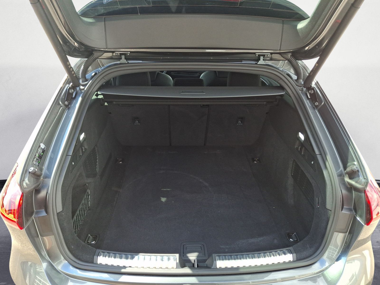 Audi A5 Avant TFSI quattro S tronic S line AHK B+Osou