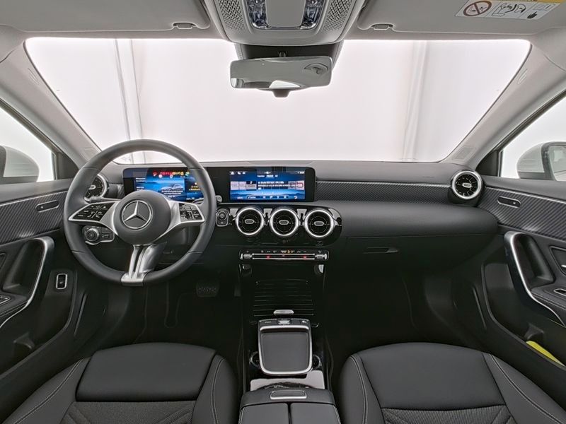 Mercedes-Benz A 180 - Samsaru's Car Outlet