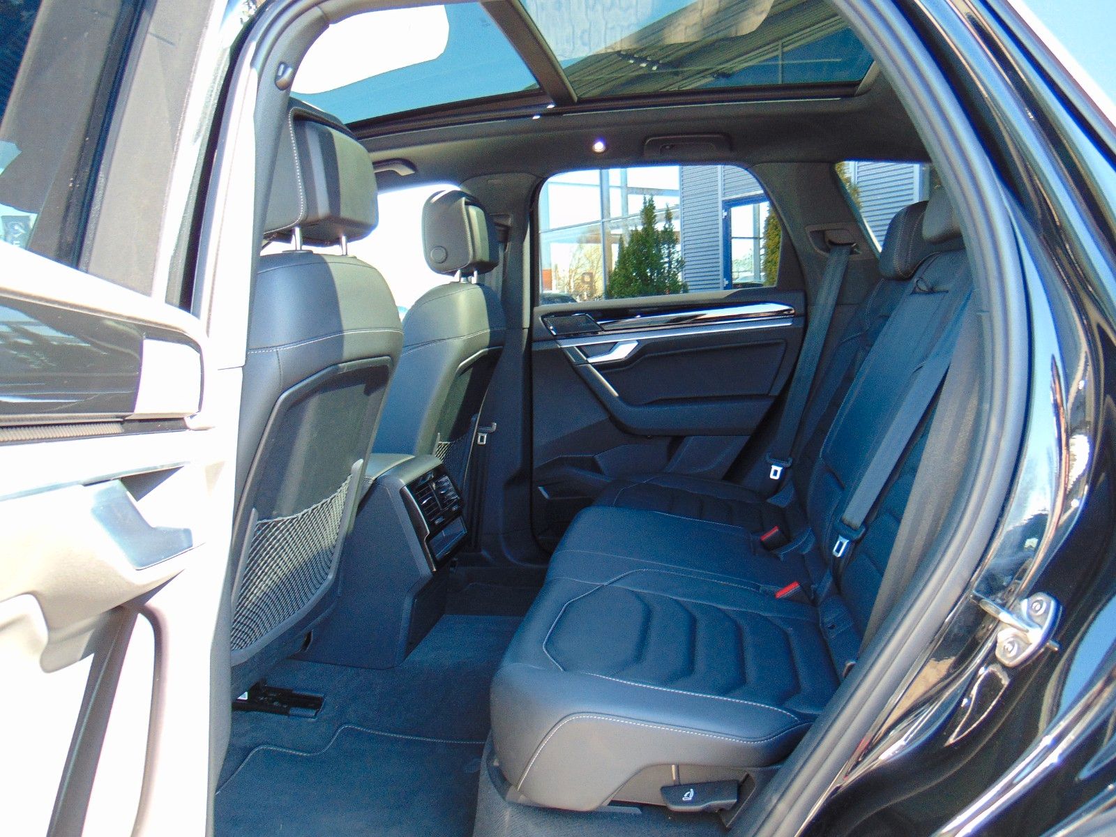 Volkswagen Touareg 3.0 TDI 4Motion R-Line - IQ Light - Pano