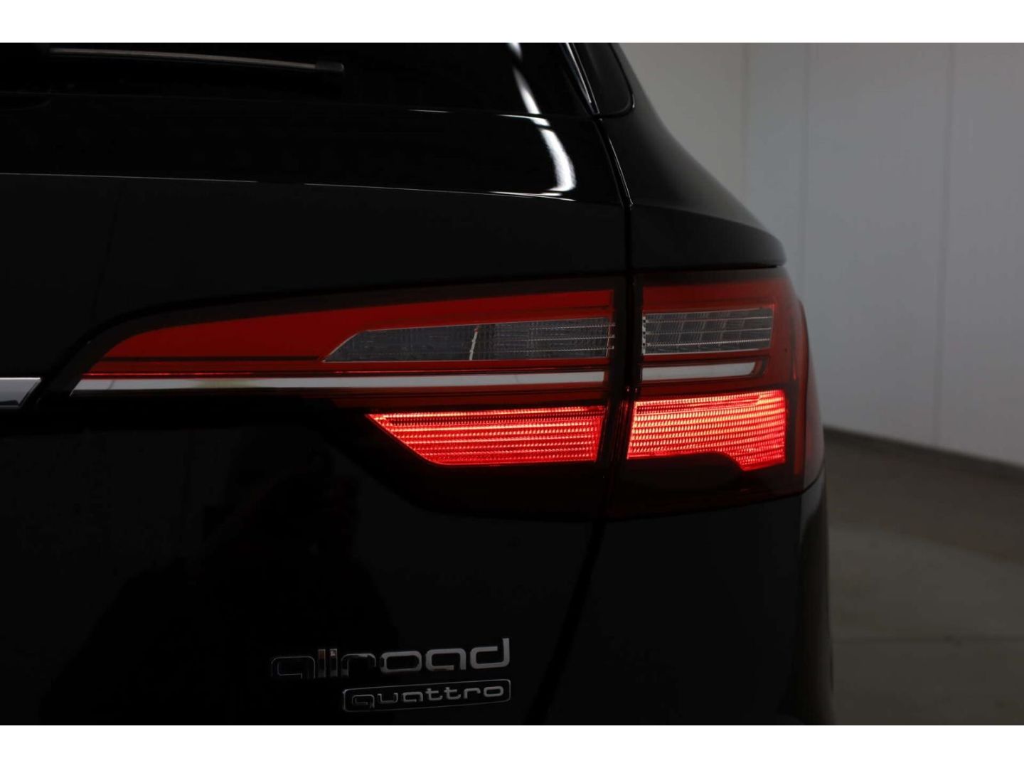 Audi A4 allroad 40 TDI quattro AHK/Leder/RFK/NAV/Memo