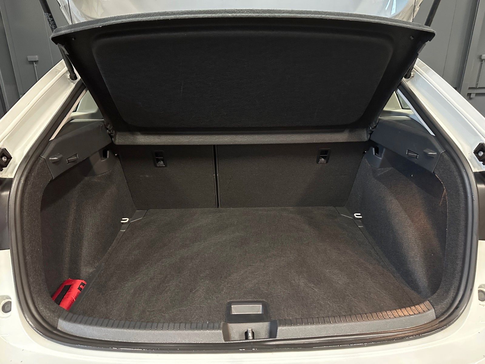Volkswagen Taigo 1.0 TSI Life - Samsaru's Car Outlet