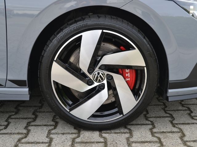 Volkswagen Golf VIII GTI - Samsaru's Car Outlet