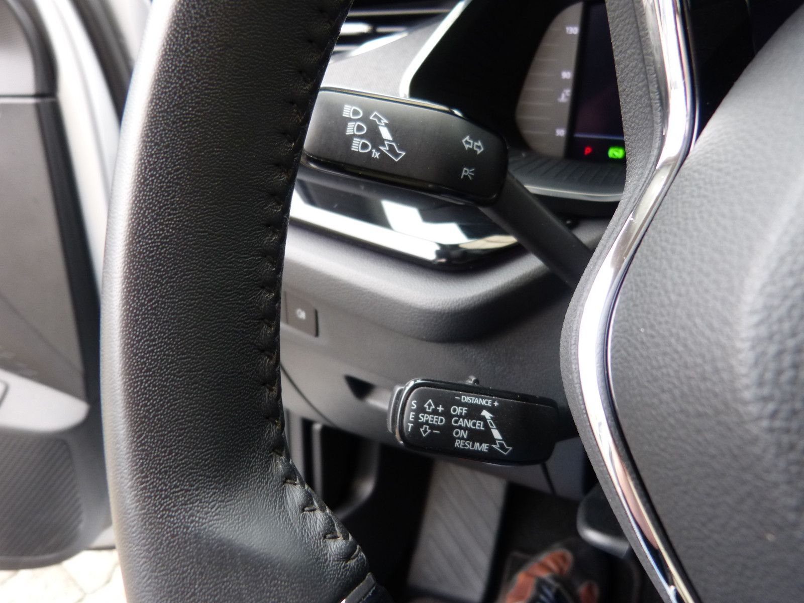Skoda Octavia Combi Style DSG - Samsaru's Car Outlet
