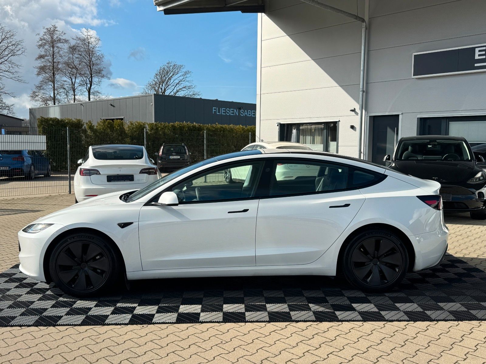 Tesla MODEL 3 HIGHLAND LR AWD | HW4 | TOW PACKAGE |