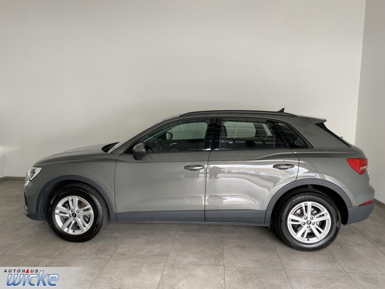Audi Q3 35 TDI quattro - Samsaru's Car Outlet