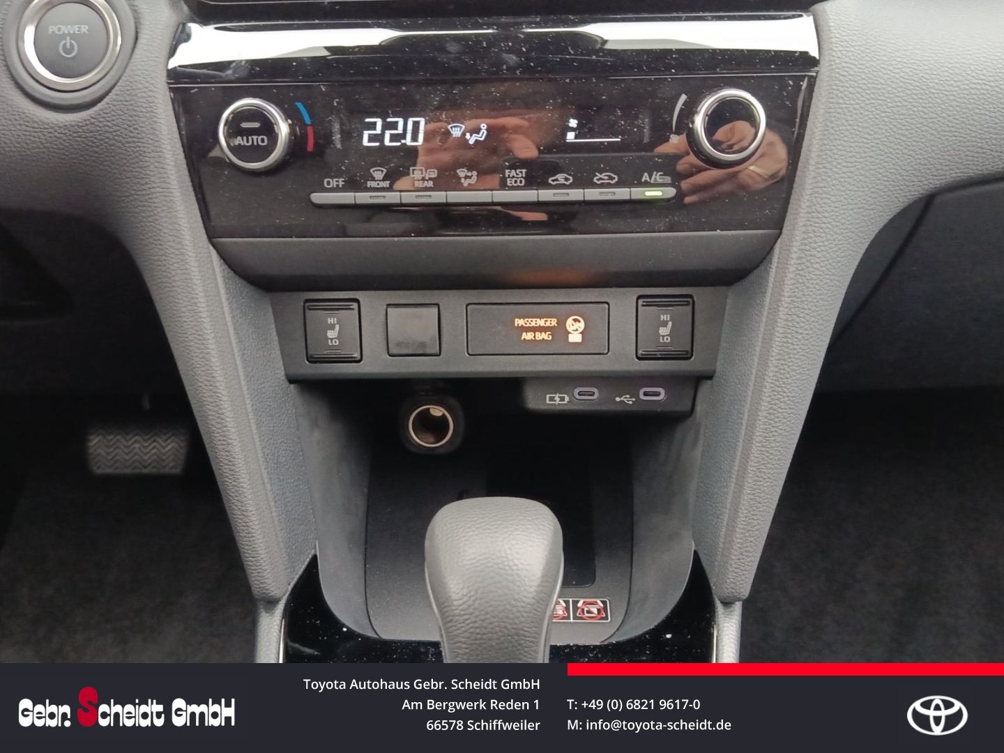 Toyota Yaris Cross Hybrid Apple CarPlay  Android Auto L