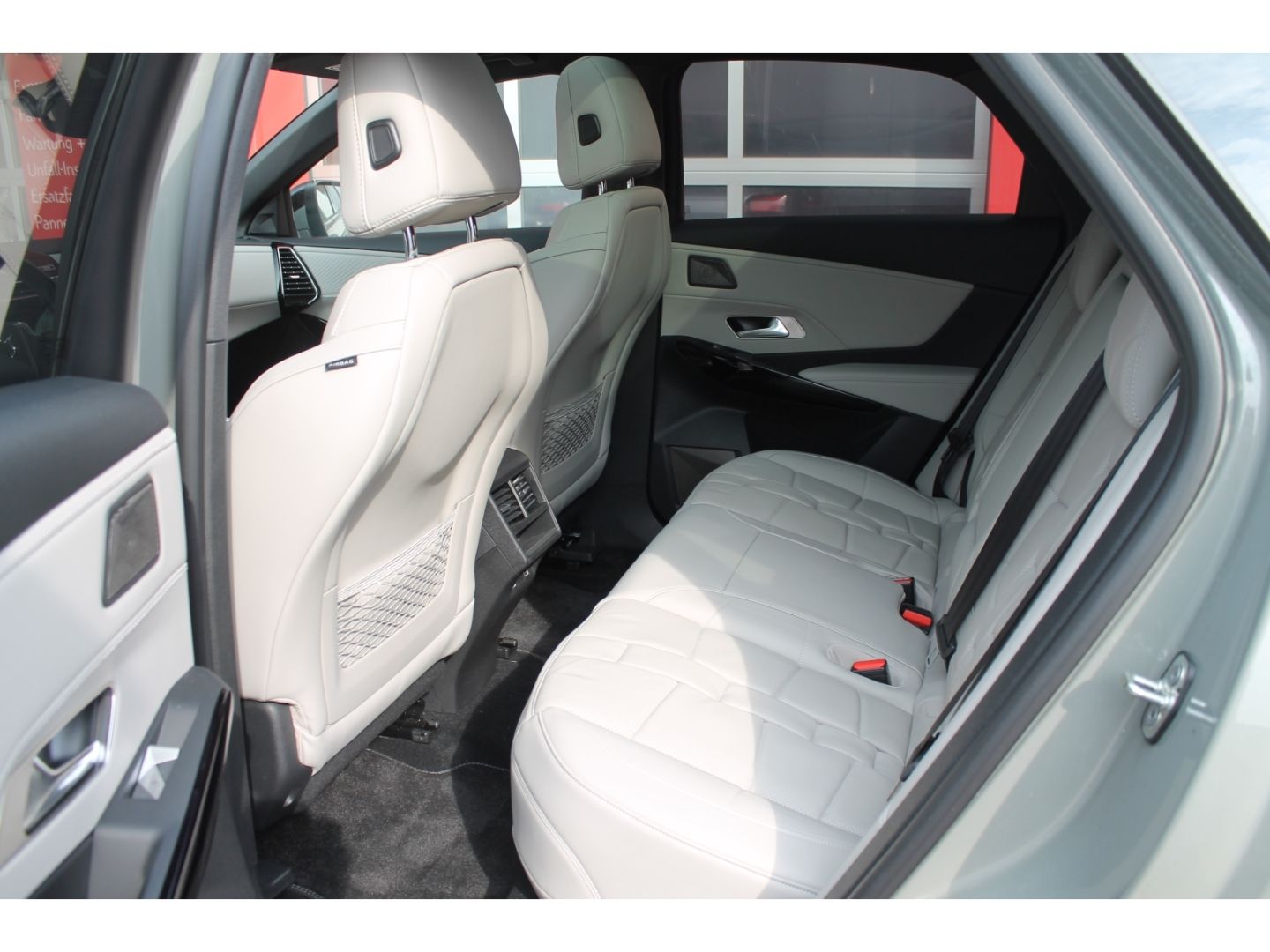DS Automobiles DS7 E-Tense225 Opera Hybrid Pano AHK Leder Matri