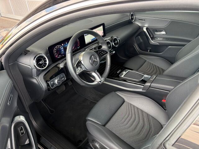 Mercedes-Benz CLA 180 Coupé Progressive Advanced - Samsaru's Car Outlet