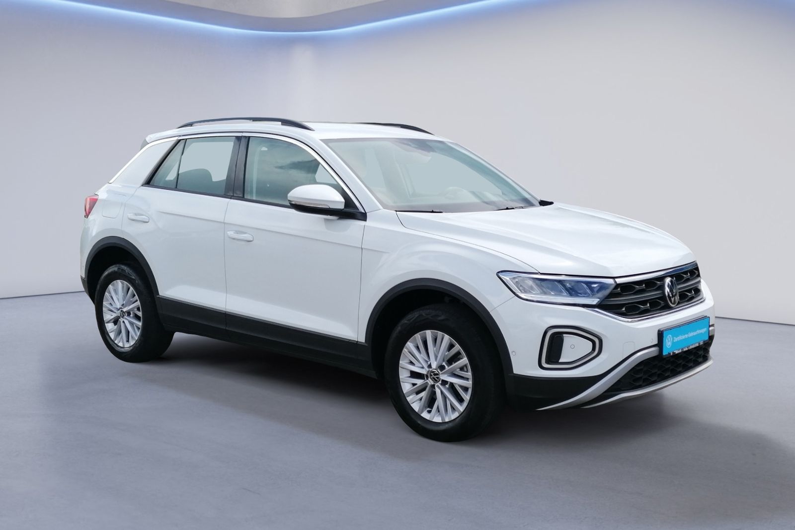 Volkswagen T-Roc 1.0 TSI Life - Samsaru's Car Outlet