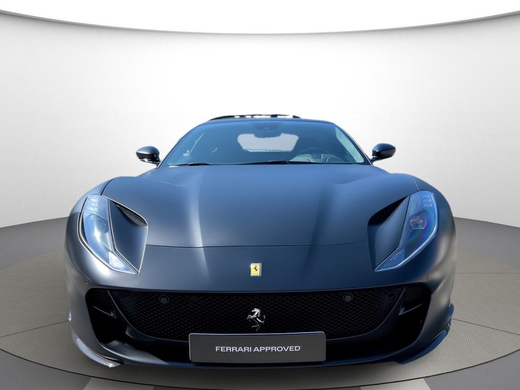 Ferrari 812 Superfast - Samsaru's Car Outlet