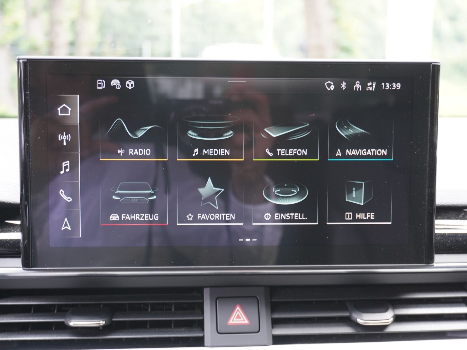Audi A4 2.0 TDI 35 S-Line - Samsaru's Car Outlet
