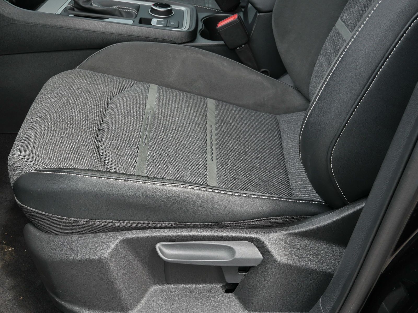 Seat Ateca Xperience 2.0 TDI RFK*LED*ACC*AHK*Navi
