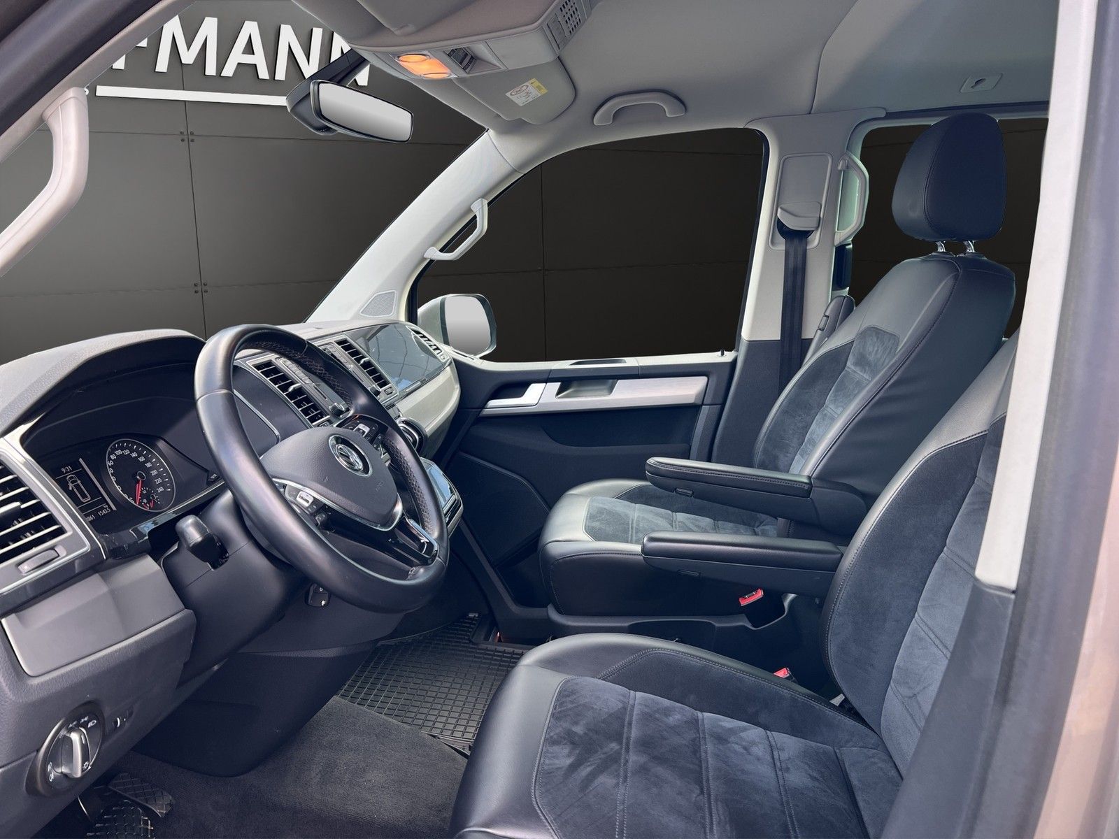 Volkswagen T6 Multivan 2.0 TDI 4M DSG - Samsaru's Car Outlet