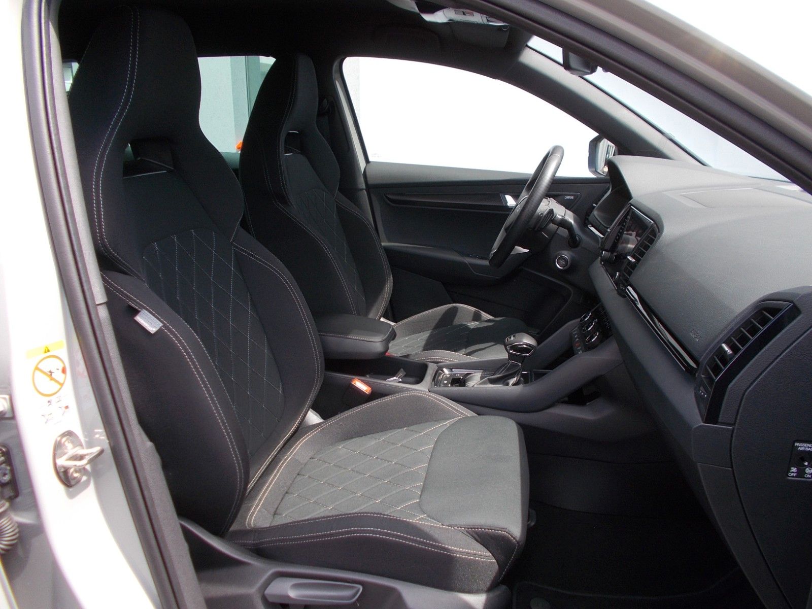 Skoda Karoq Sportline 2.0 TDI 4x4 * ACC * AHK * 360° !