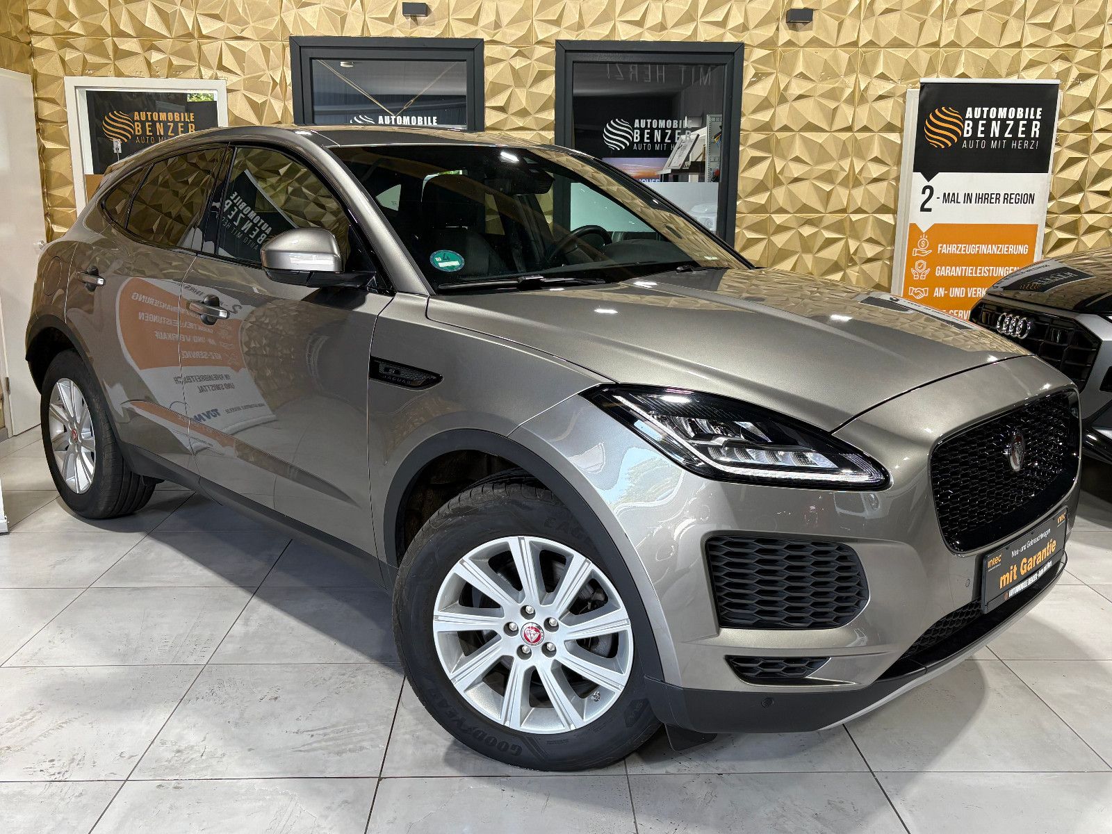 Jaguar E-PACE S/NAVI/KAMERA/APPLE/ACC/SHZ/KLIMA/TOTWINK