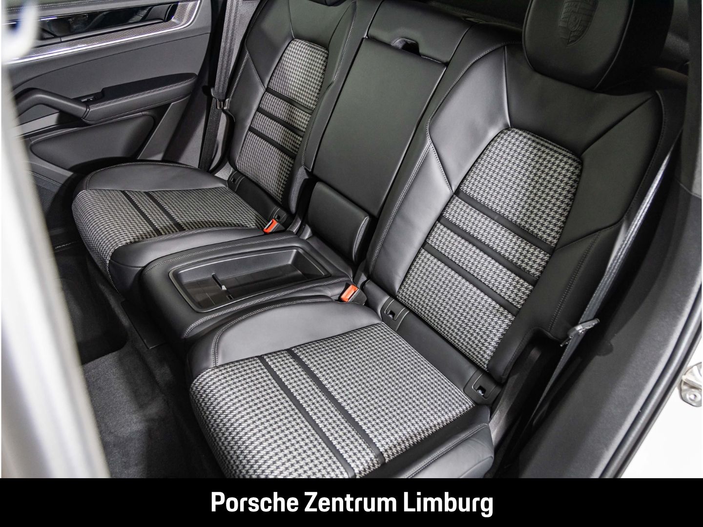 Porsche Cayenne S Coupe BOSE Luftfederung InnoDrive LED