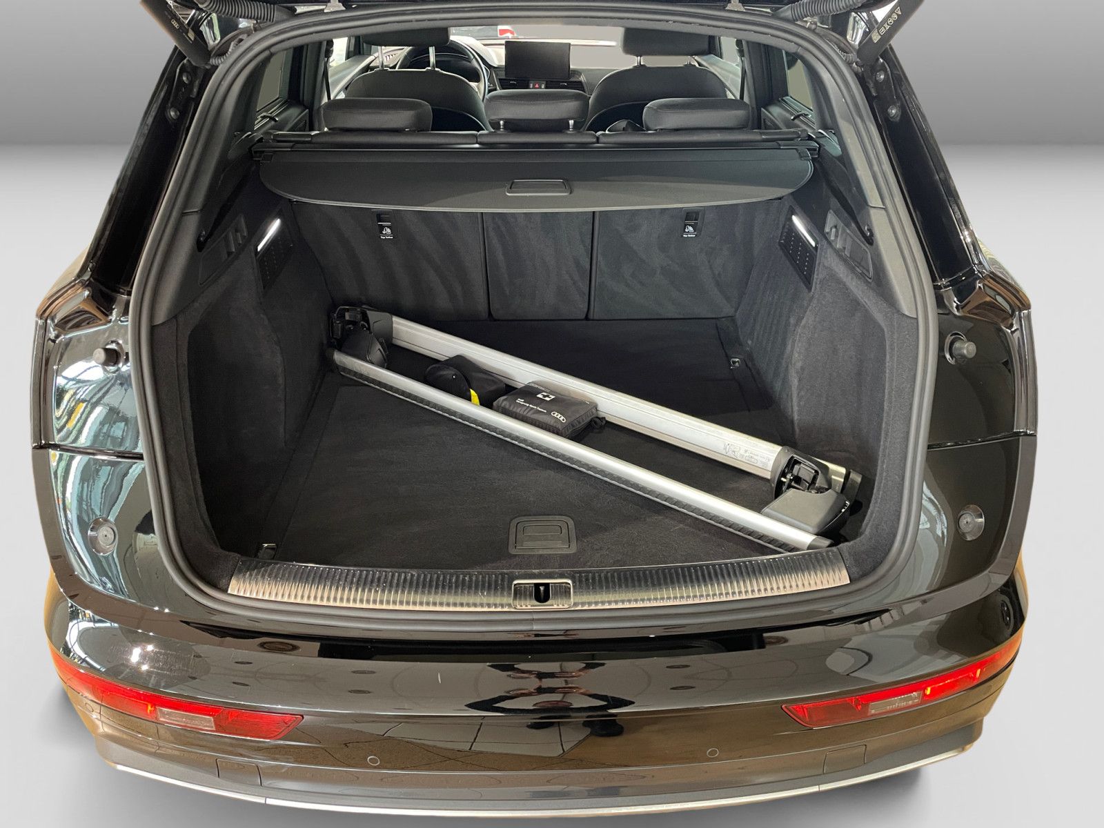 Audi Q5 40 TFSI quattro S-trc advanced - Samsaru's Car Outlet